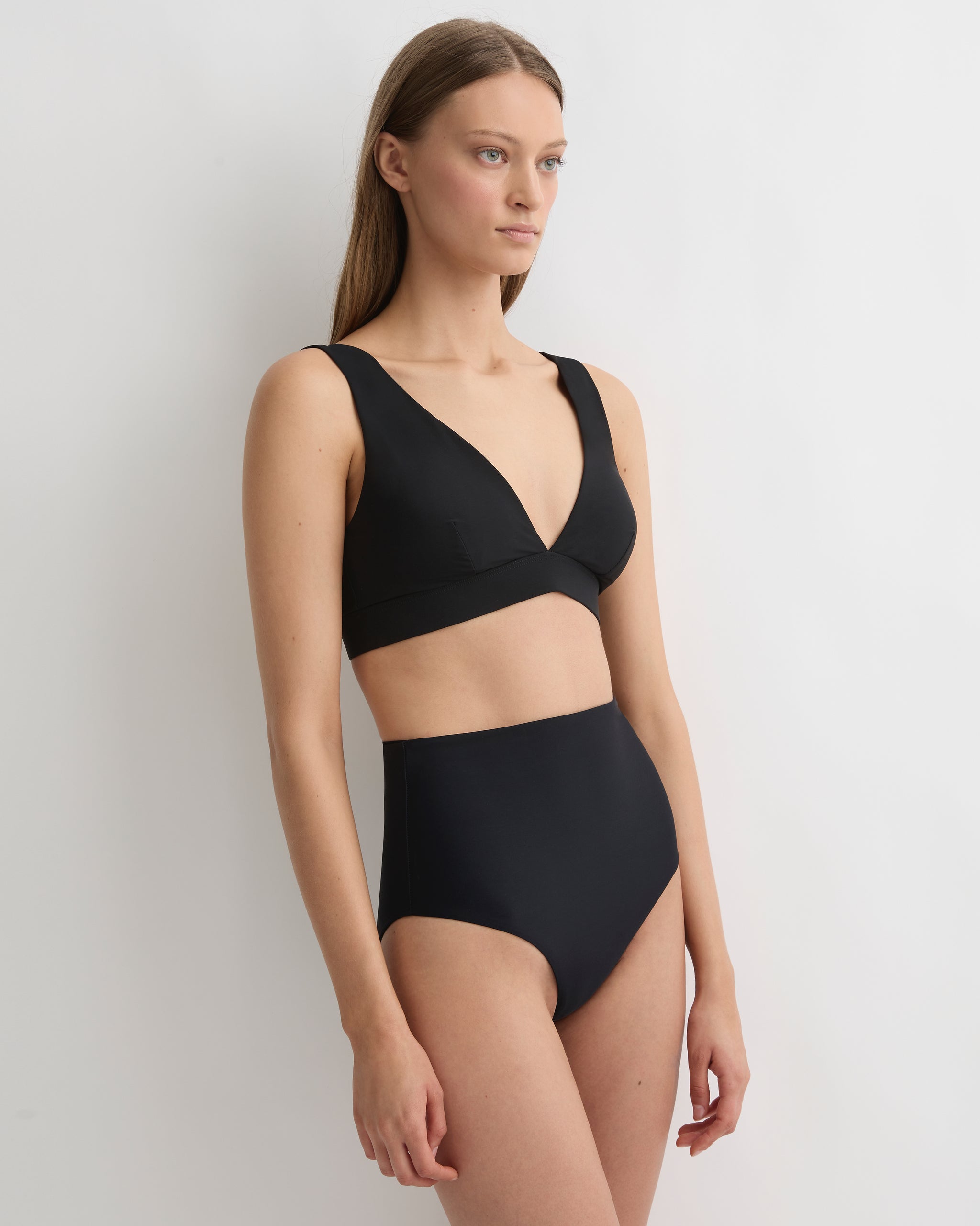 Lya Bikini Top Black – Plunge V Neckline | Bondi Born
