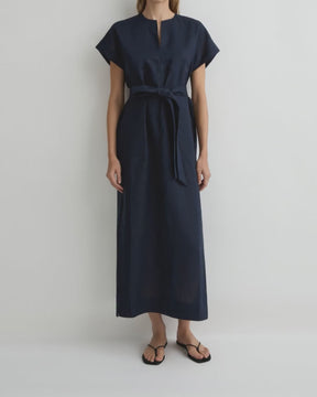 Leiden Universal Tunic_turnVideo.mp4