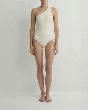 018 Colette One Piece - Pearl.mp4