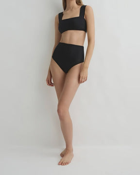035 Elle Bikini Top - Black.mp4